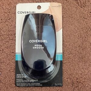 COVERGIRL Aqua Smooth Makeup Compact - Black